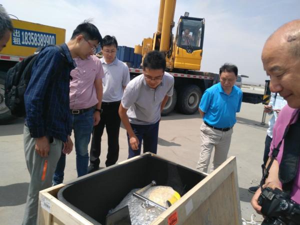 验收浅地层剖面仪.jpg 验收浅地层剖面仪.jpg