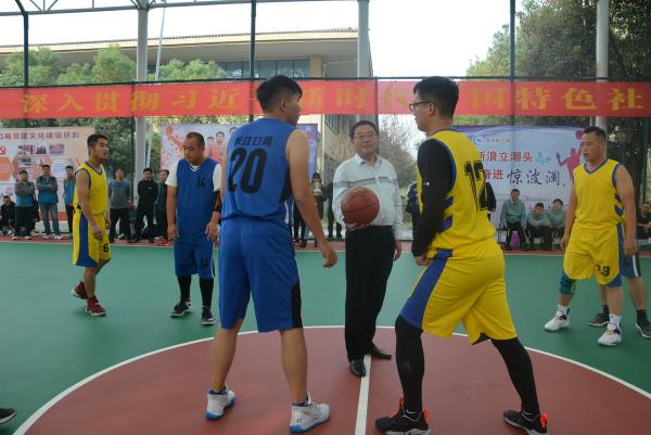 开球.jpg 开球.jpg