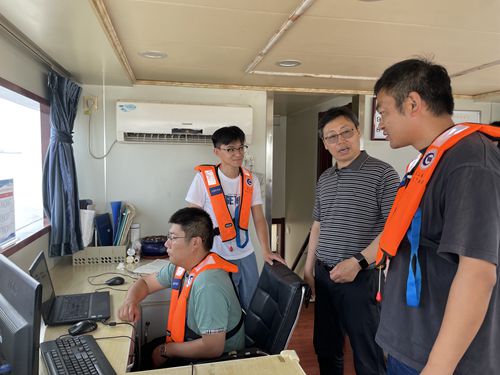 1720162886515076054-original.jpg 检查大通站流量测验情况 陈健健_副本.jpg